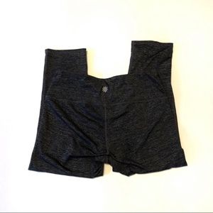 Athleta Black Capri Leggings sz S {171}